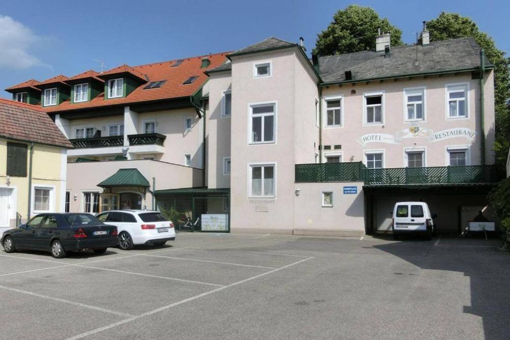 Self-Check-In Hotel Vinoq Mistelbach Bagian luar foto